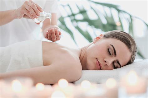 Massage sensuel complet du corps Massage érotique Ollon